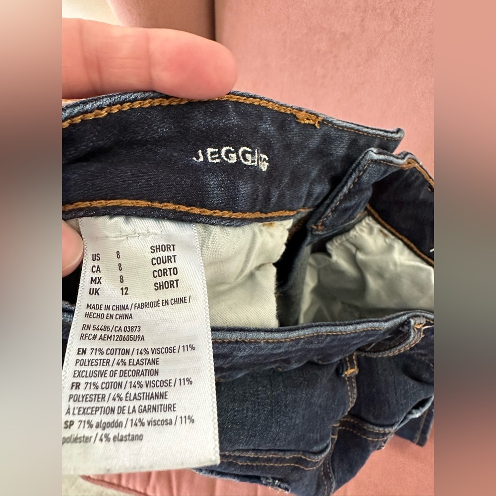 UEC-Women’s American Eagle Distressed Denim Jeggings size 8. - Picture 3 of 8